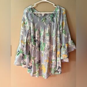 Zac & Rachel Woman 1x watercolor floral print smocked ruffle sleeve top.